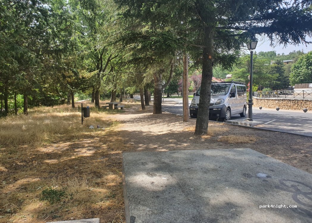 (28491) Navacerrada - 2 Avenida del Rosal — foto