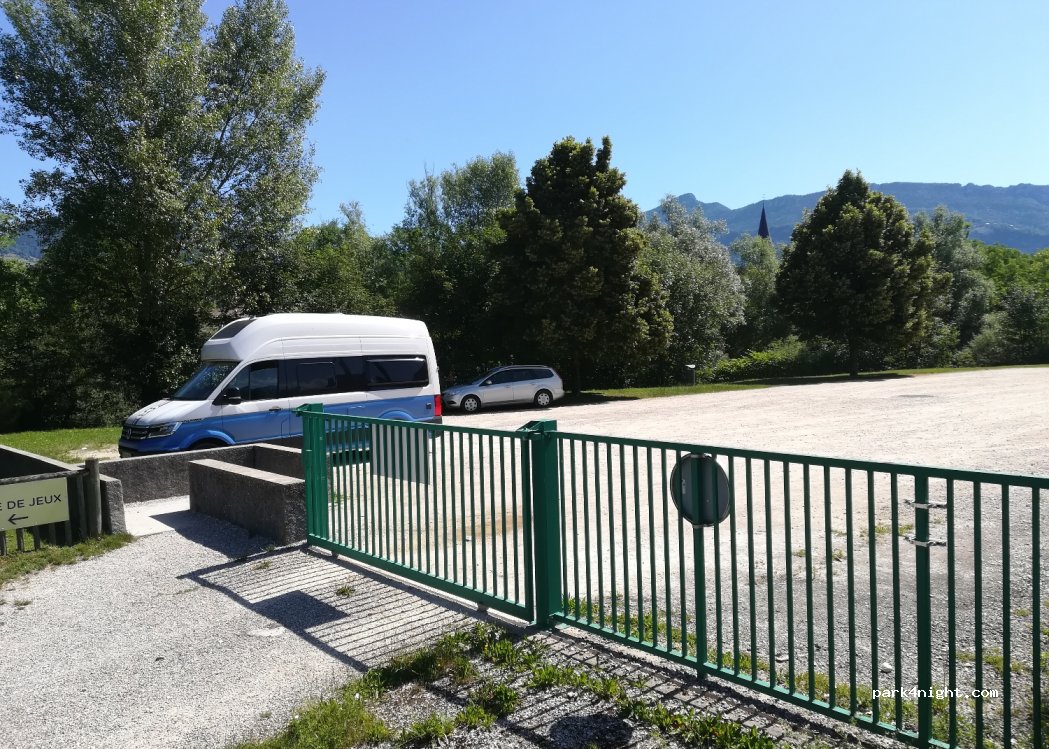 (38380) Entre Deux Guiers - Stade André Chanet — foto 2