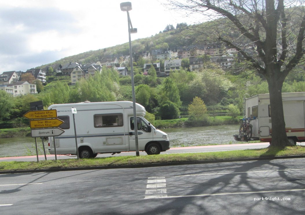 (56812) Cochem - 2 Bahnhofsvorplatz — foto 2