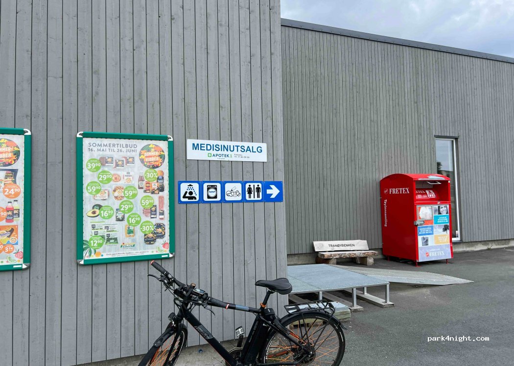 (9392) Stonglandseidet - 7 Skrolsvikveien — foto