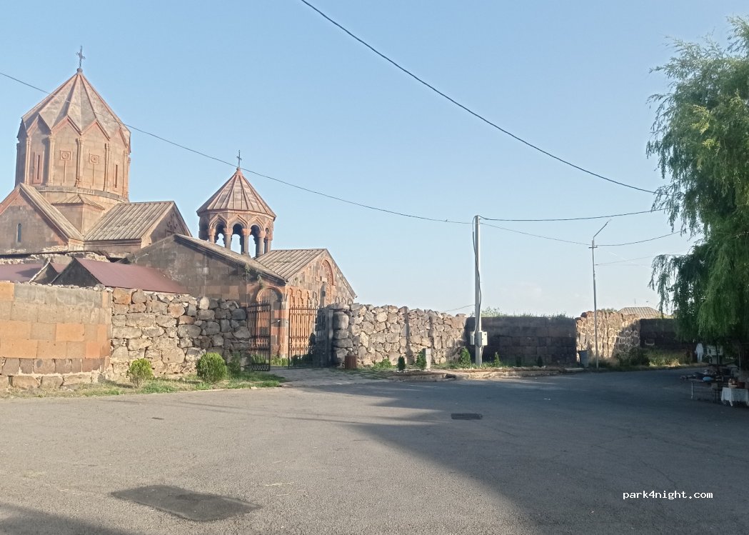 (0225) Ohanavan - Unnamed Road — foto