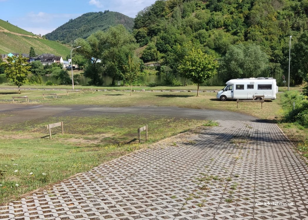 Wohnmobil Stellplatz Römerquellen — foto 2