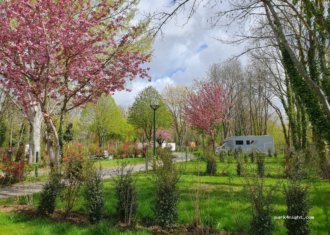 CAMPING LES RIVES DE PARIS — foto 3