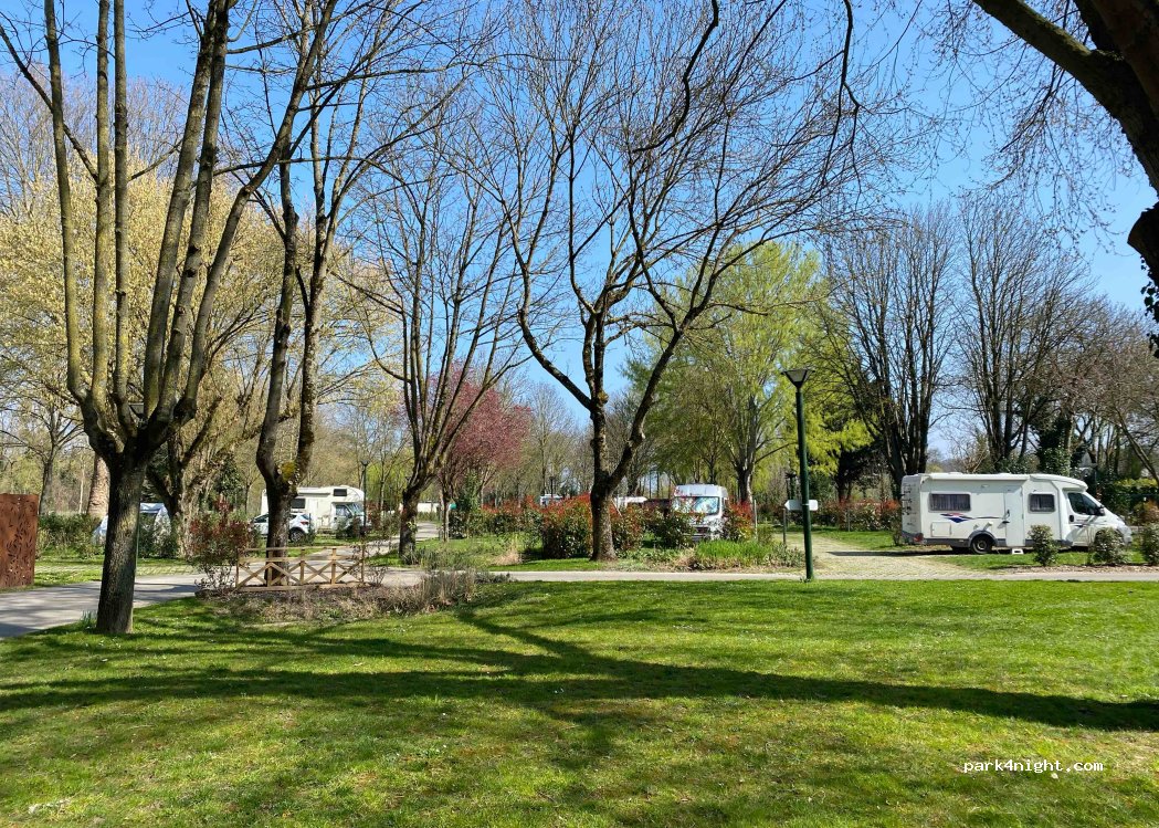 CAMPING LES RIVES DE PARIS — foto 5
