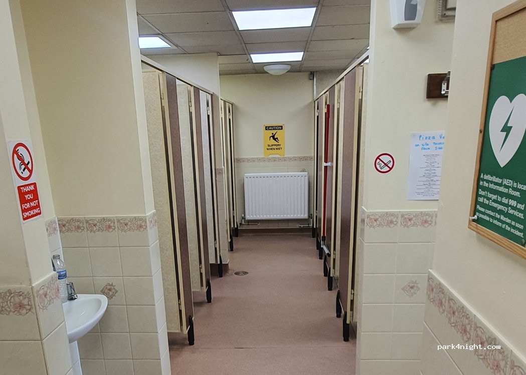 Tredegar House Country Park Caravan and Motorhome Club Campsite — foto