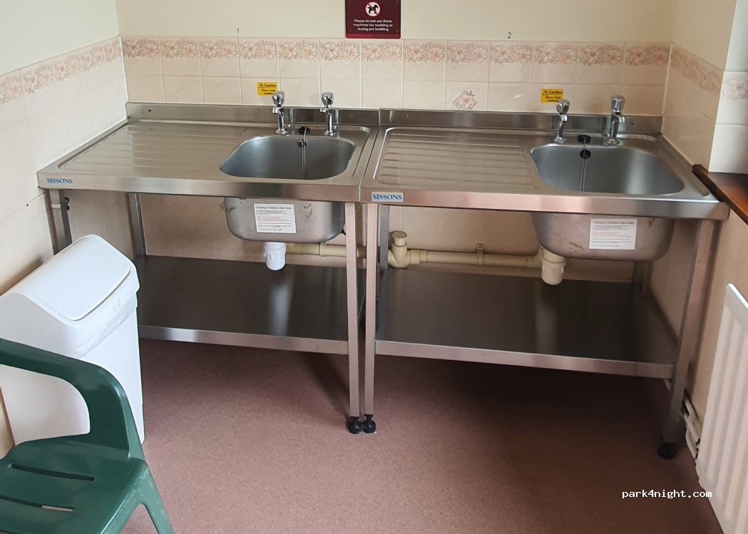 Tredegar House Country Park Caravan and Motorhome Club Campsite — foto 4