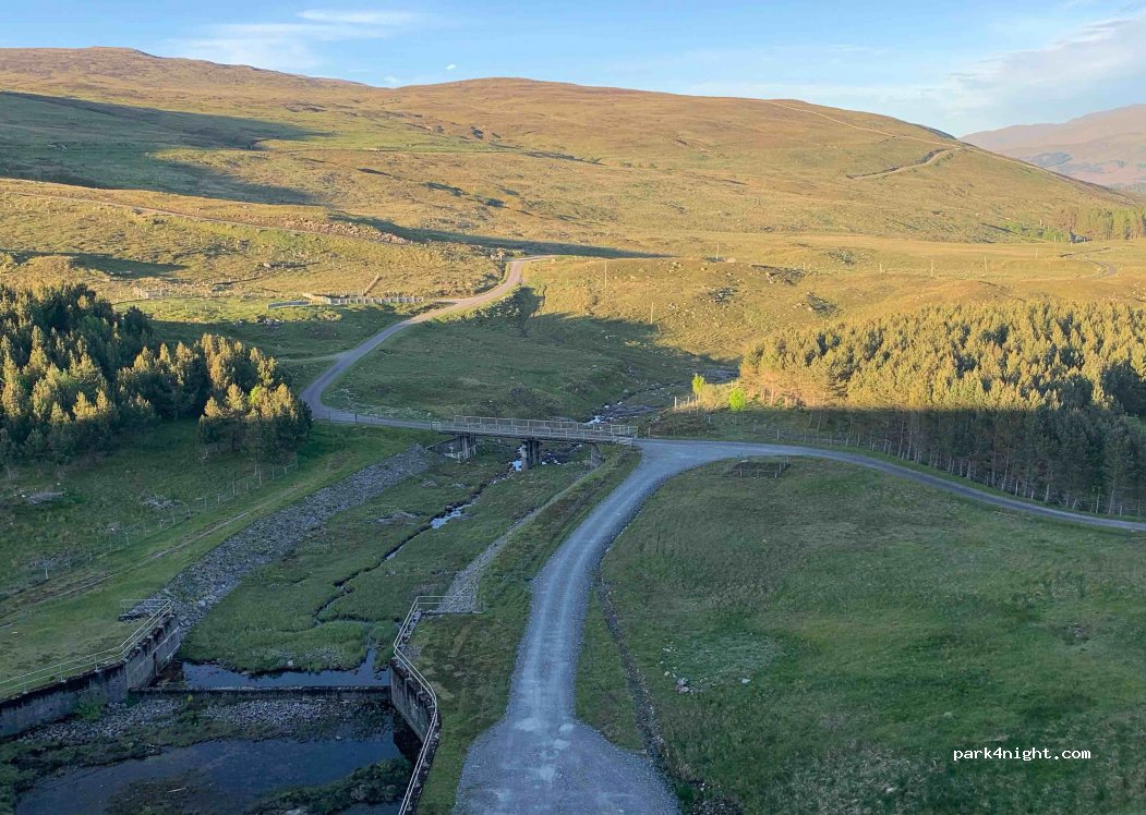 (PH15 2PU) Aberfeldy - Unnamed road — foto