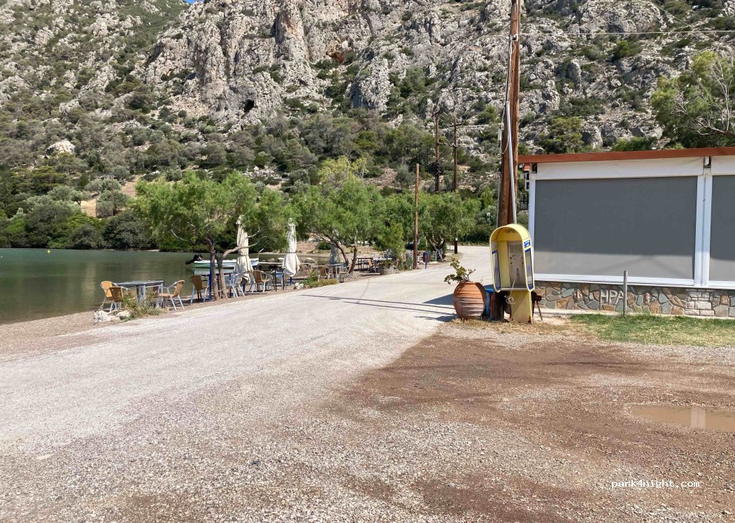 (203 00) Loutraki - 16 Eparchiaki Odos Loutrakiou-Limnis Vouliagmeni — foto 4