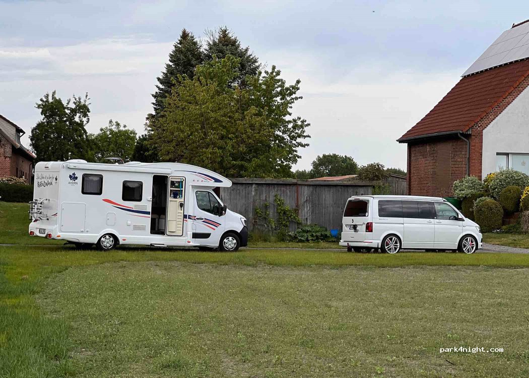 Wohnmobilstellplatz am Steinhuder-Meer — foto