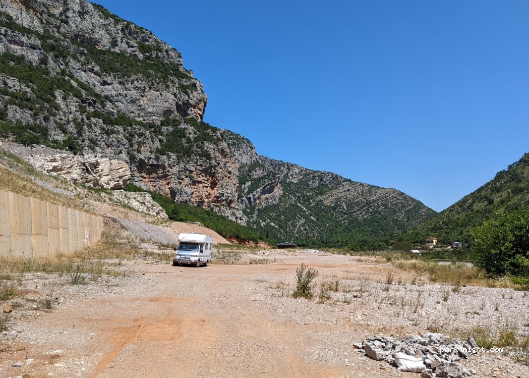 (81000) Smokovac - Unnamed road — foto