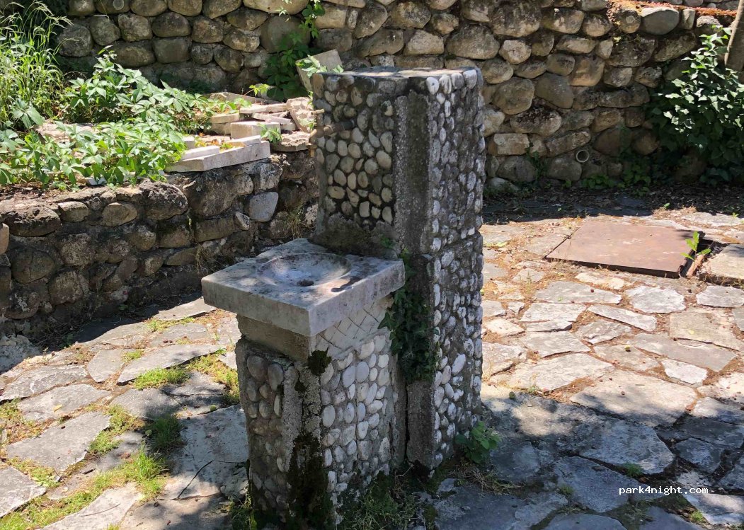(2820) Melnik - улица Мелник — foto