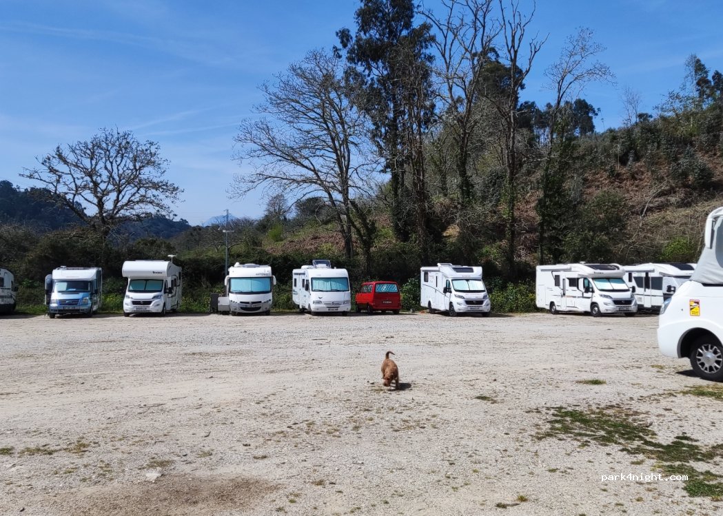 Área de Autocaravanas Ribadesella Oeste — foto 3
