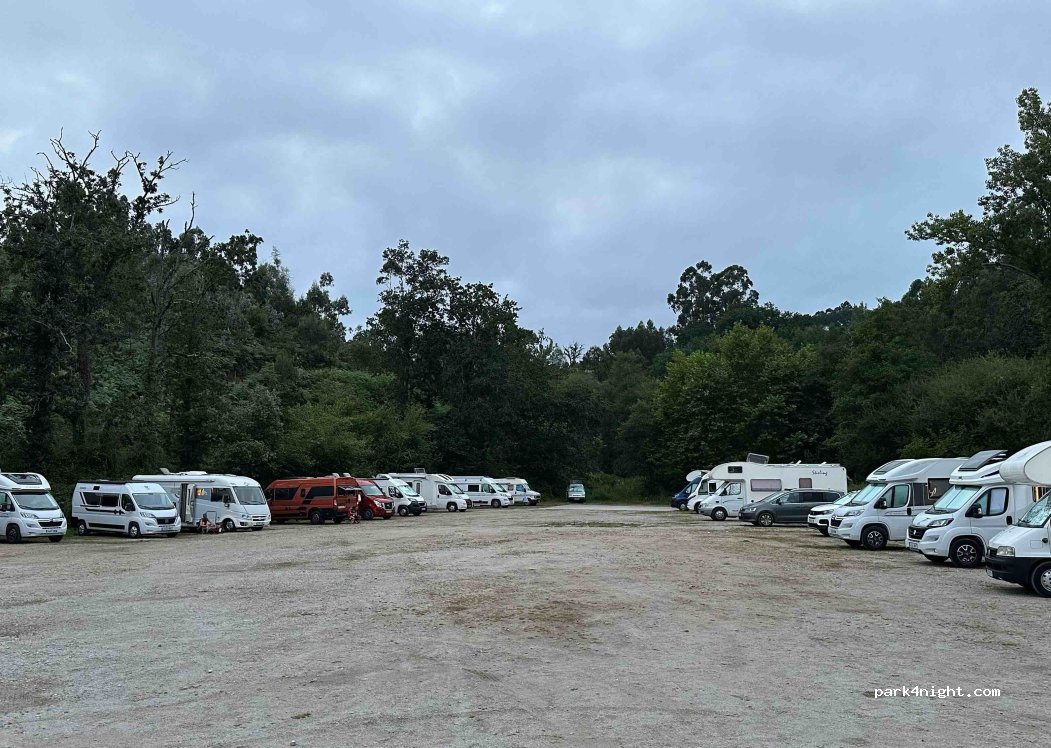 Área de Autocaravanas Ribadesella Oeste — foto 4