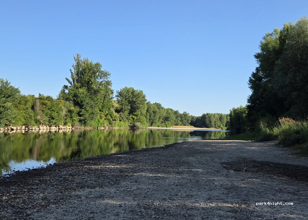 (03150) Saint-Loup - Unnamed road — foto 4