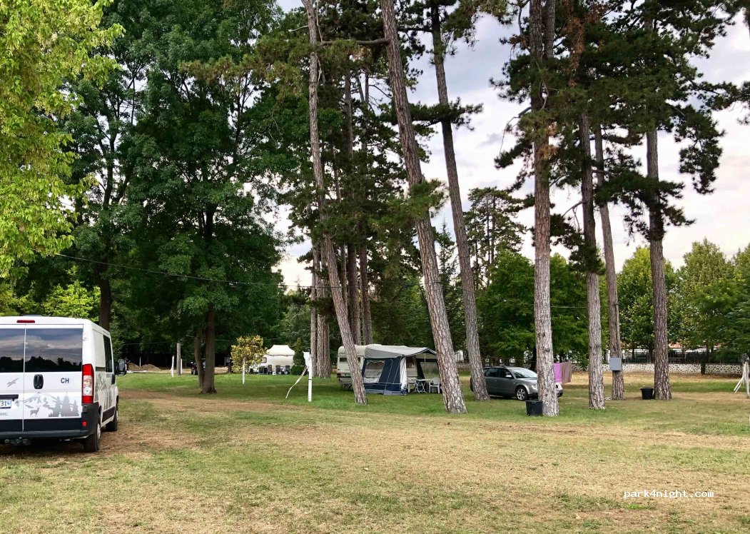Rose Valley Camping Kalvacha — foto