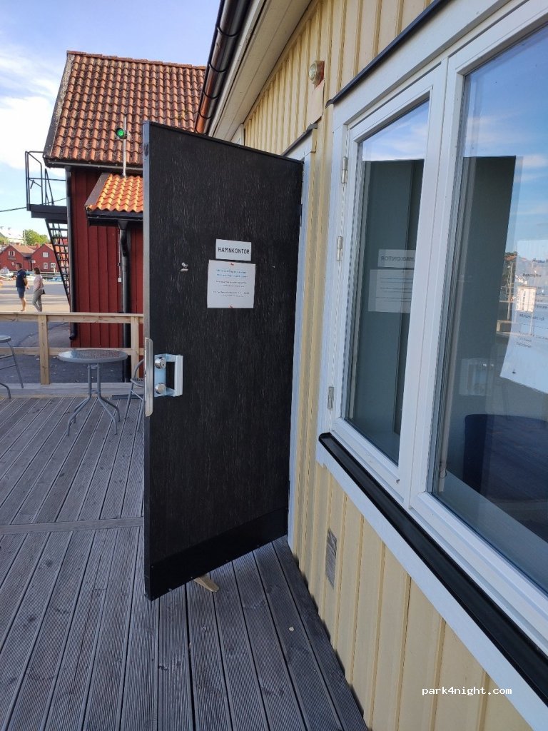 (742 42) Öregrund - 1 Strandgatan — foto 3