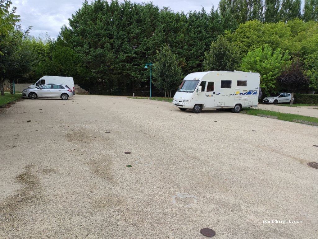 (17260) Cravans - 33 Rue du Jardin public — foto 3
