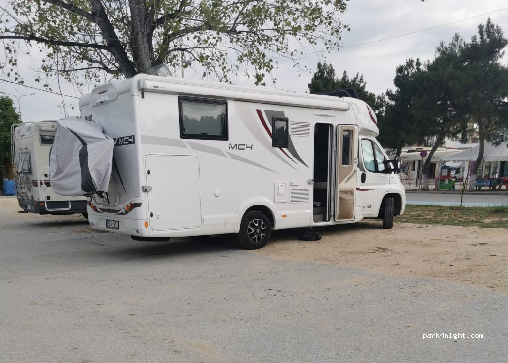 (640 08) Paralia Ofriniou - Unnamed road — foto