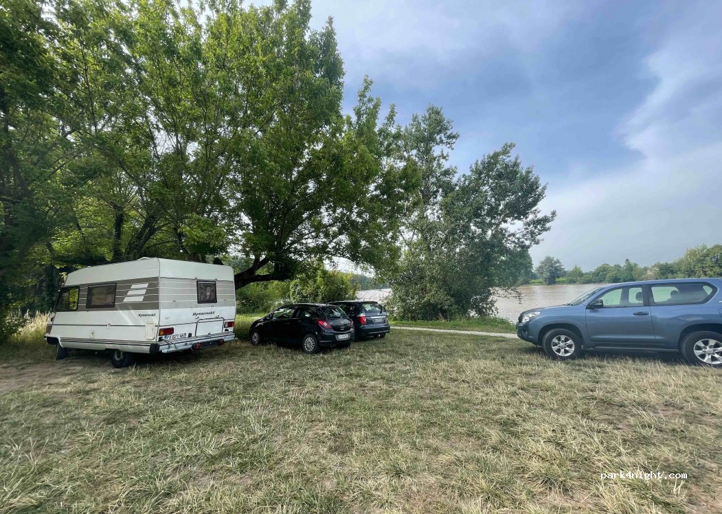 (33550) Langoiran - 32 Les Roches Caugeres — foto