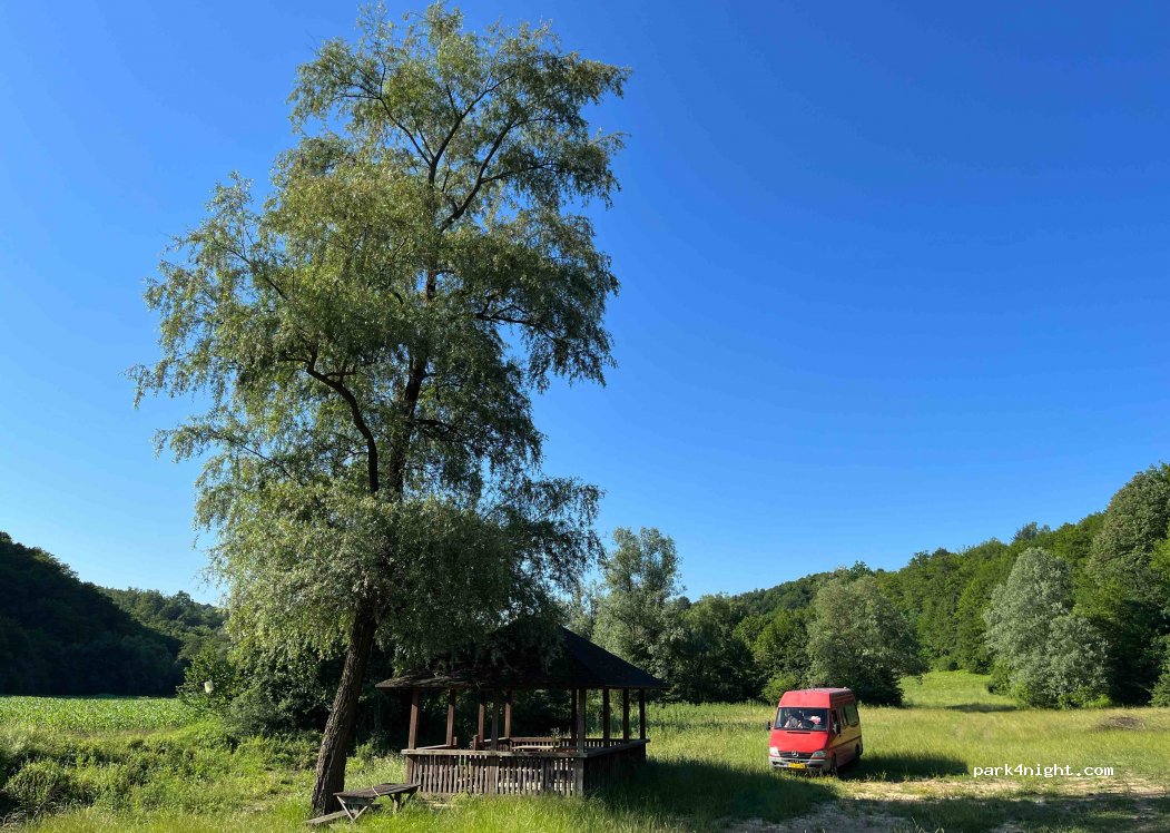 (Q3CW+CMP) Goleši - Unnamed road — foto 3