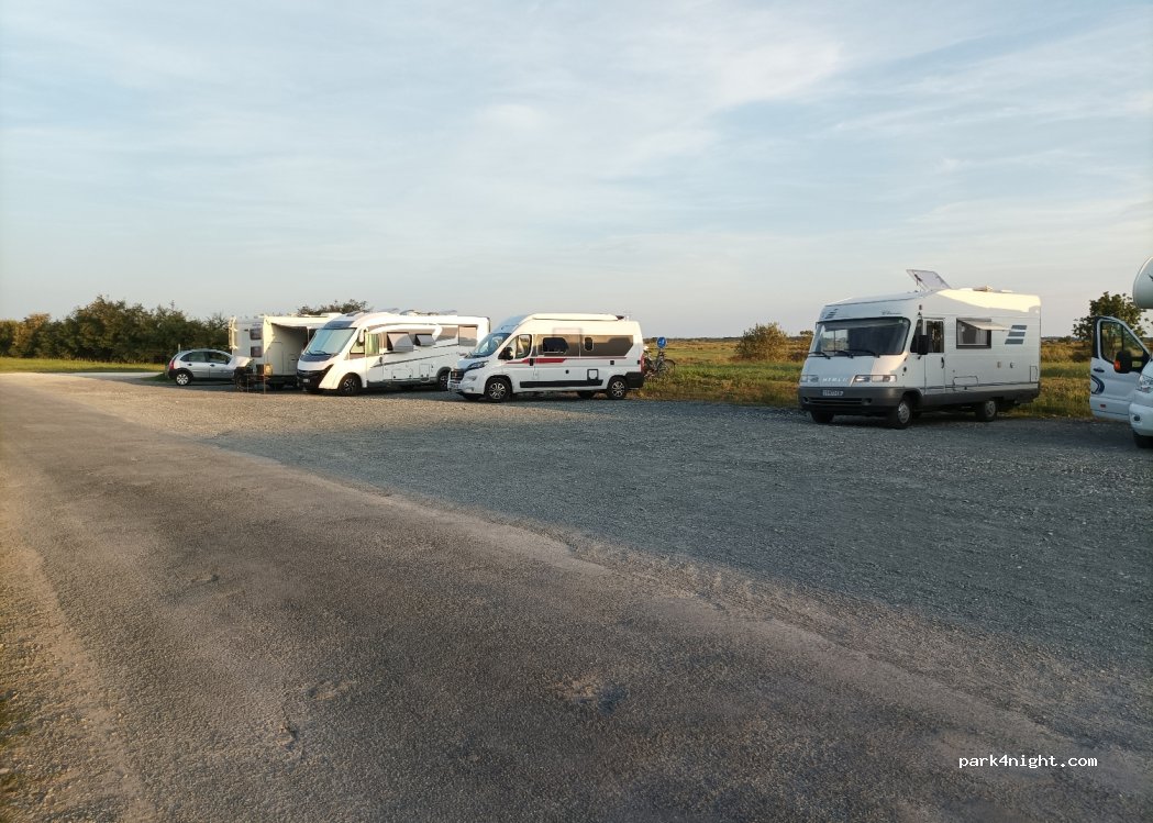(17450) Saint-Laurent-de-la-Prée - 41 Route de la Grande Levée — foto