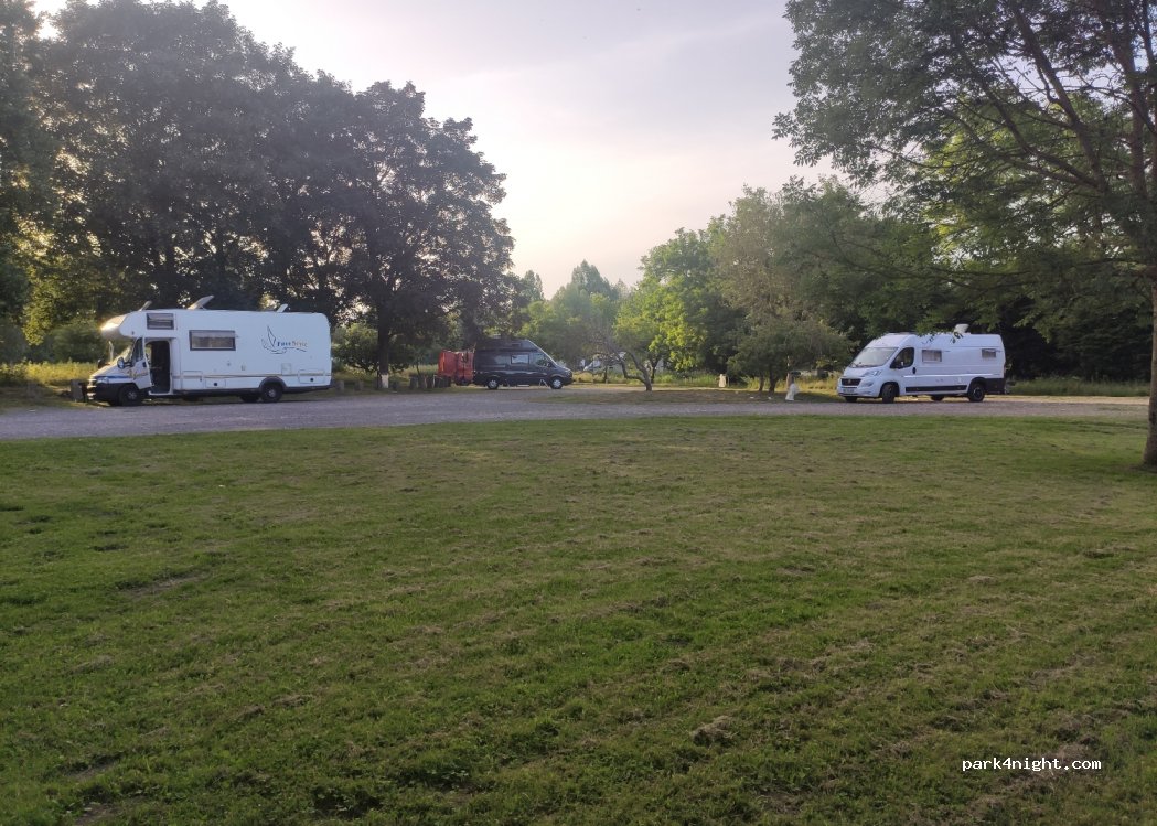 (80080) Amiens - 4 Chemin de Montieres a Longpre — foto