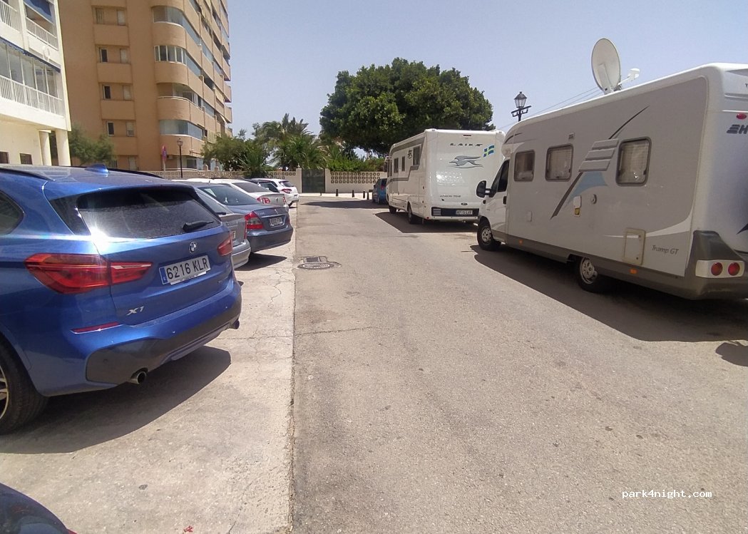 (29640) Fuengirola - 0 Calle Alberto Morgenstern — foto