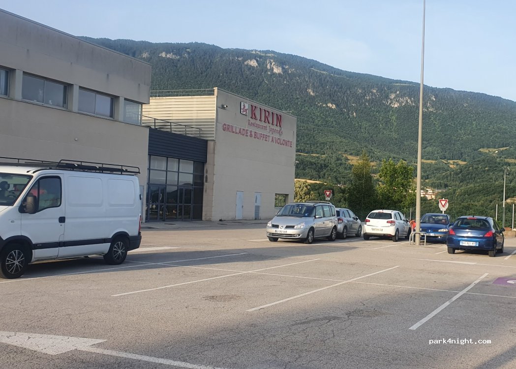 (01200) Valserhône - 2 Avenue de Lattre de Tassigny — foto