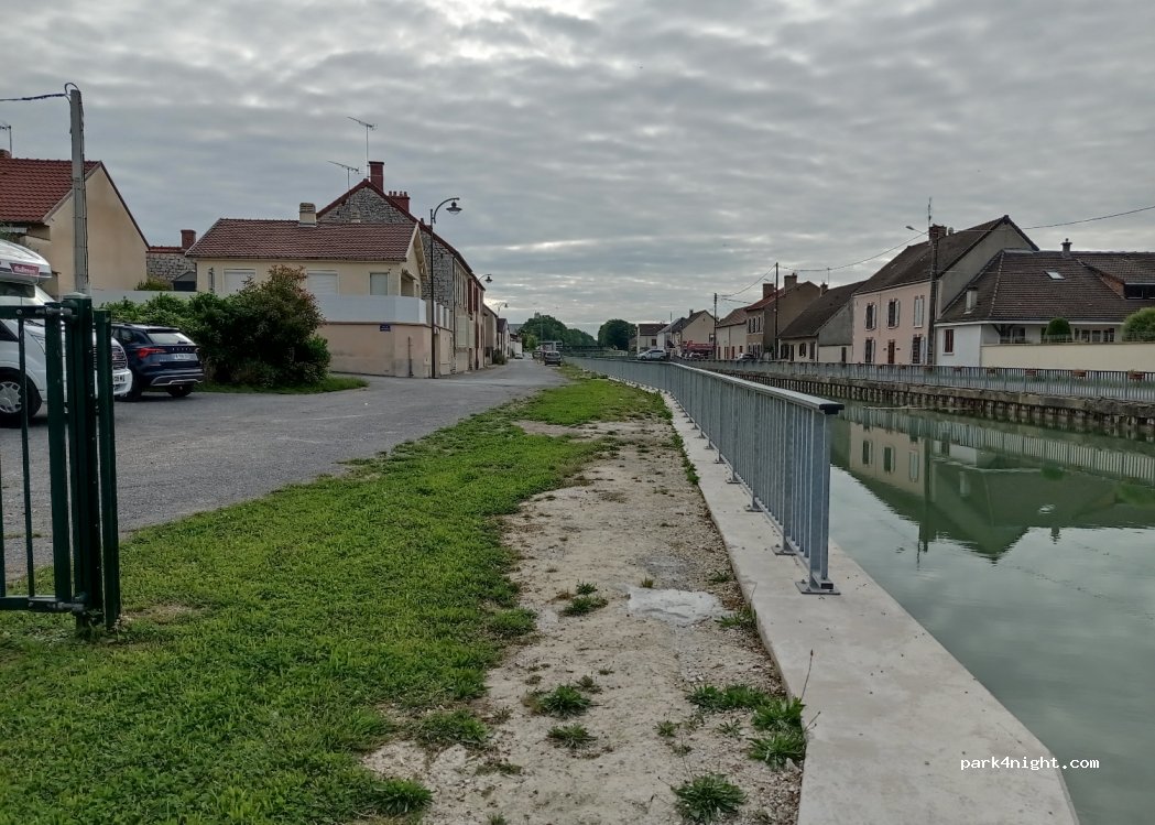 (51150) Aÿ-Champagne - 11 Rue du Cimetière — foto 2