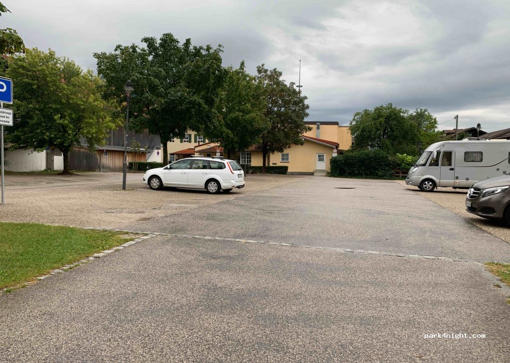 (83224) Grassau - 2A Kirchplatz — foto