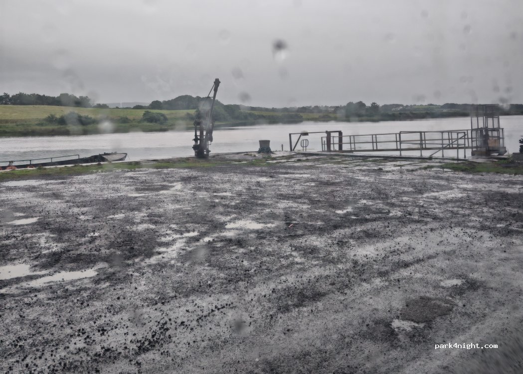 (V31) Salleen Pier - Unnamed Road — foto 3