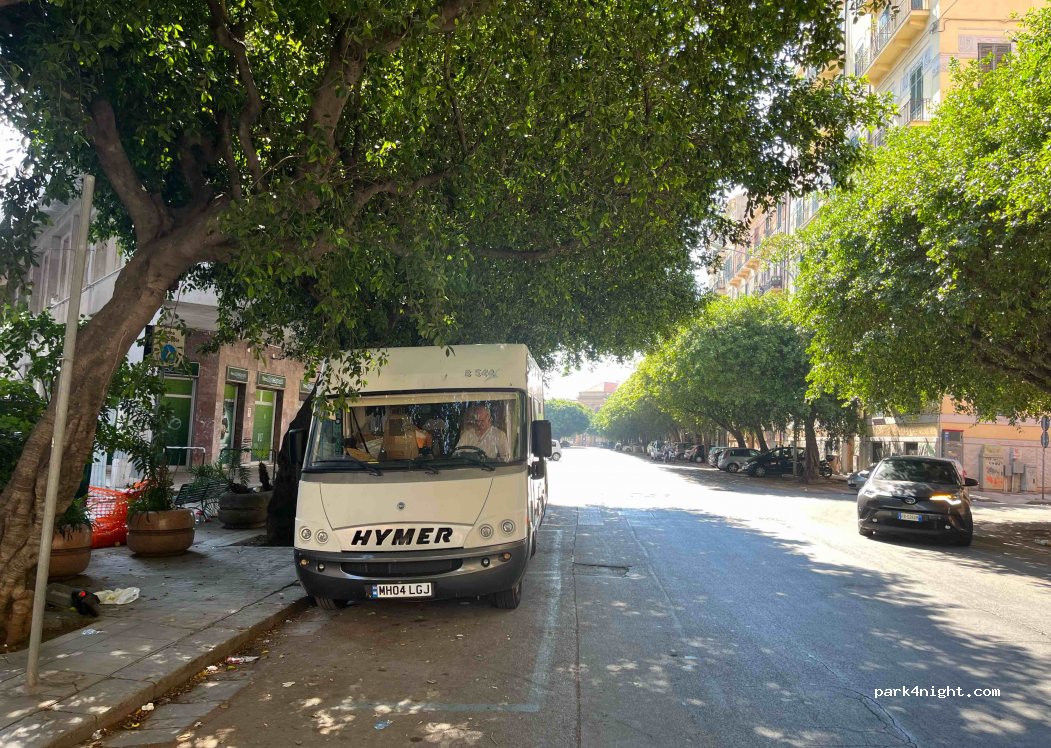 (90138) Palermo - 27 Via Pignatelli Aragona — foto