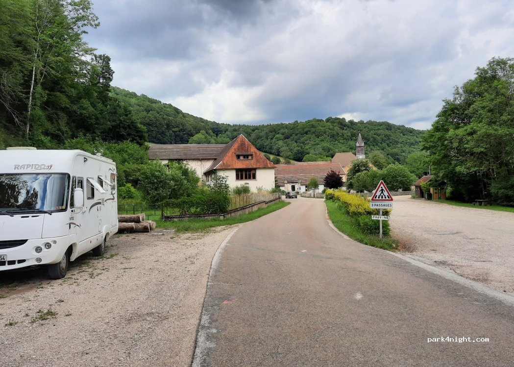 (25530) Chaux-lès-Passavant - D120 — foto 2