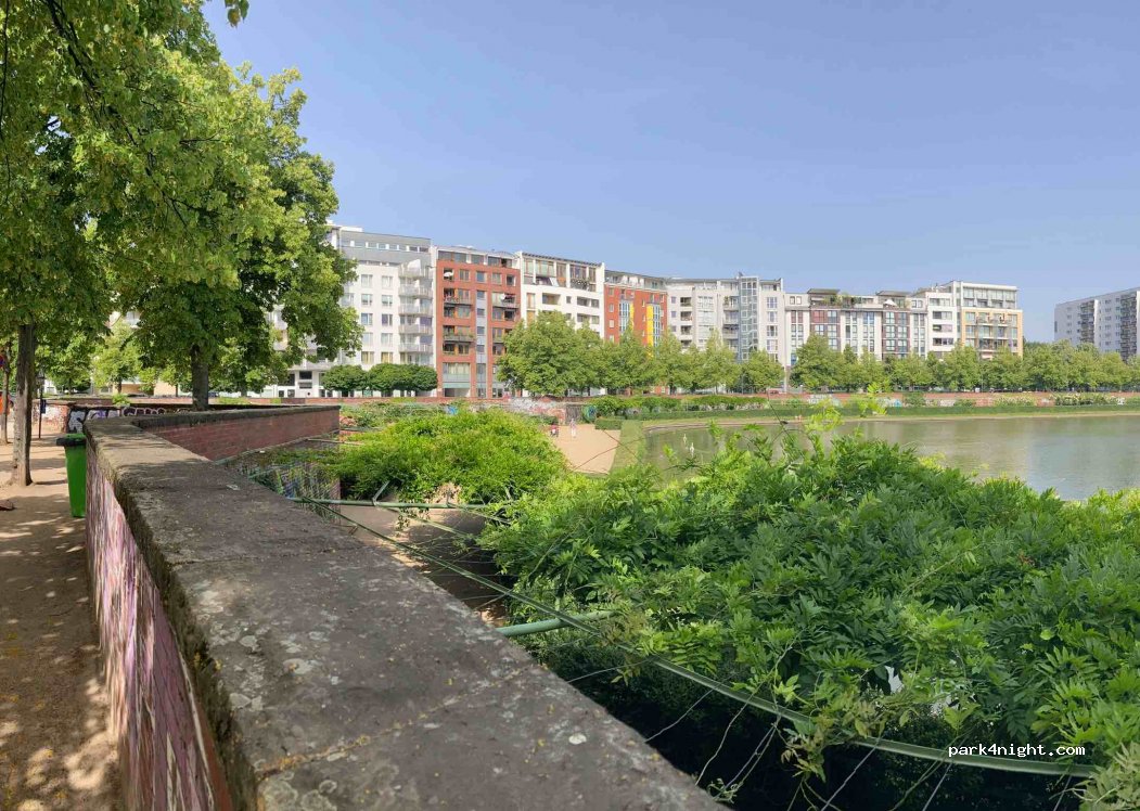 (10999) Berlin - 13 Leuschnerdamm — foto