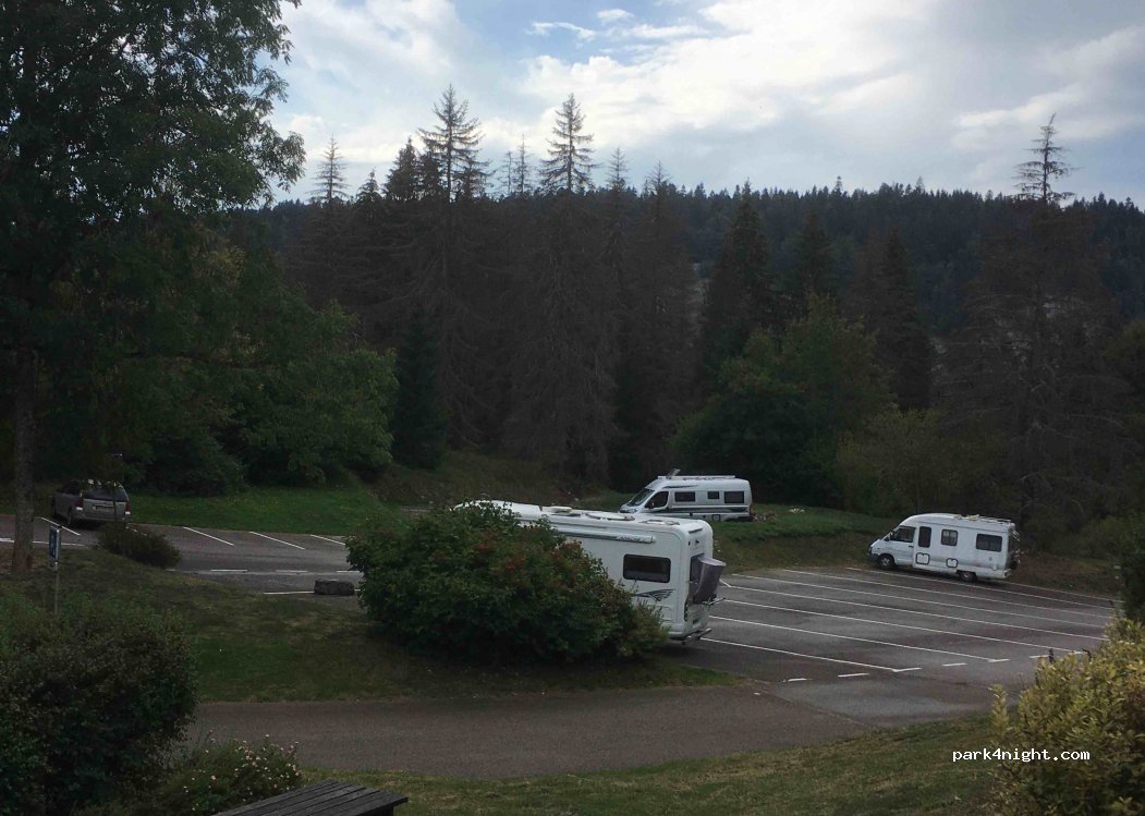(25300) La Cluse-et-Mijoux - Route du Château — foto