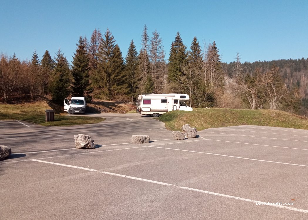 (25300) La Cluse-et-Mijoux - Route du Château — foto 2