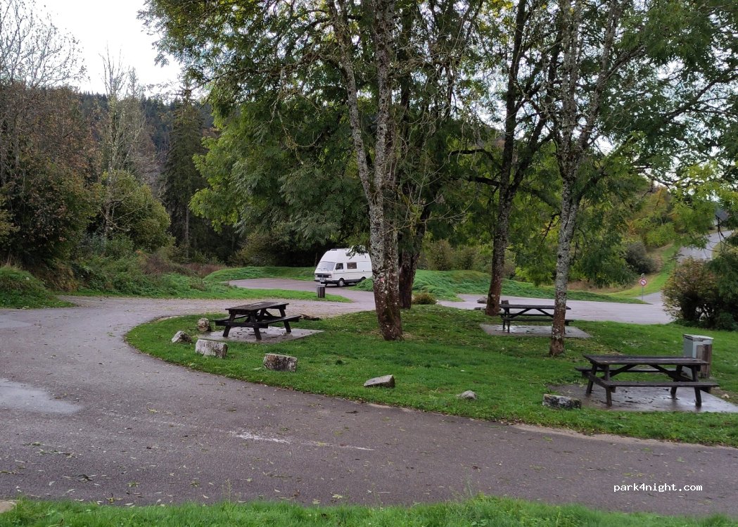 (25300) La Cluse-et-Mijoux - Route du Château — foto 5