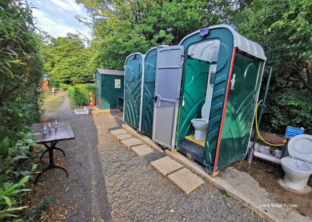 Henfold Lakes Camping — foto 2