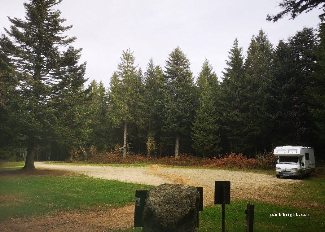 (63120) Vollore-Montagne - Unnamed Road — foto