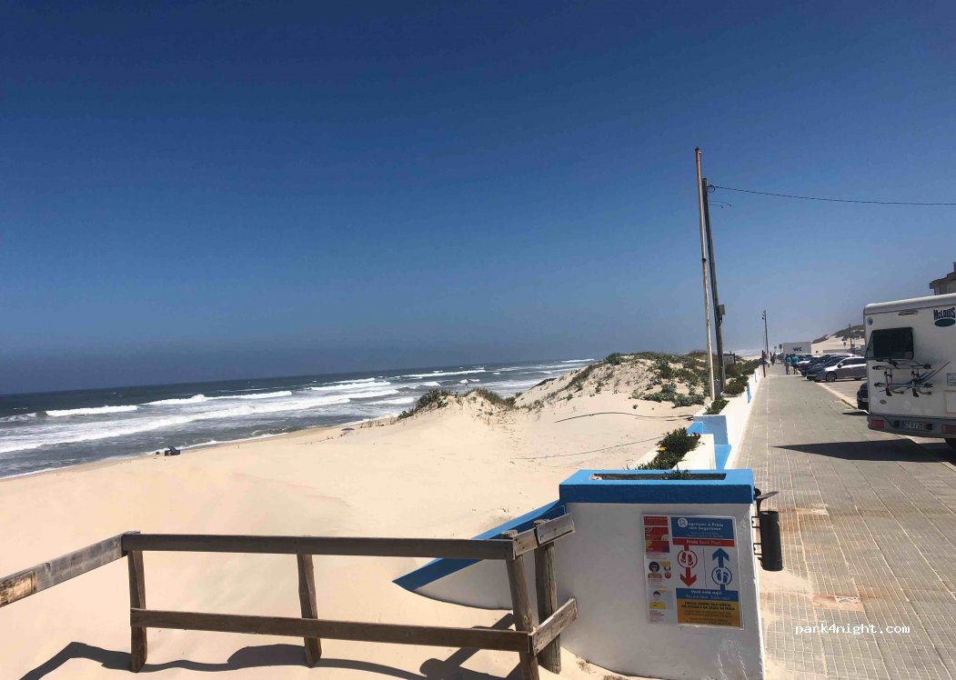(2425) Praia Pedrógão - 66 Rua Coronel Sampaio Rio — foto