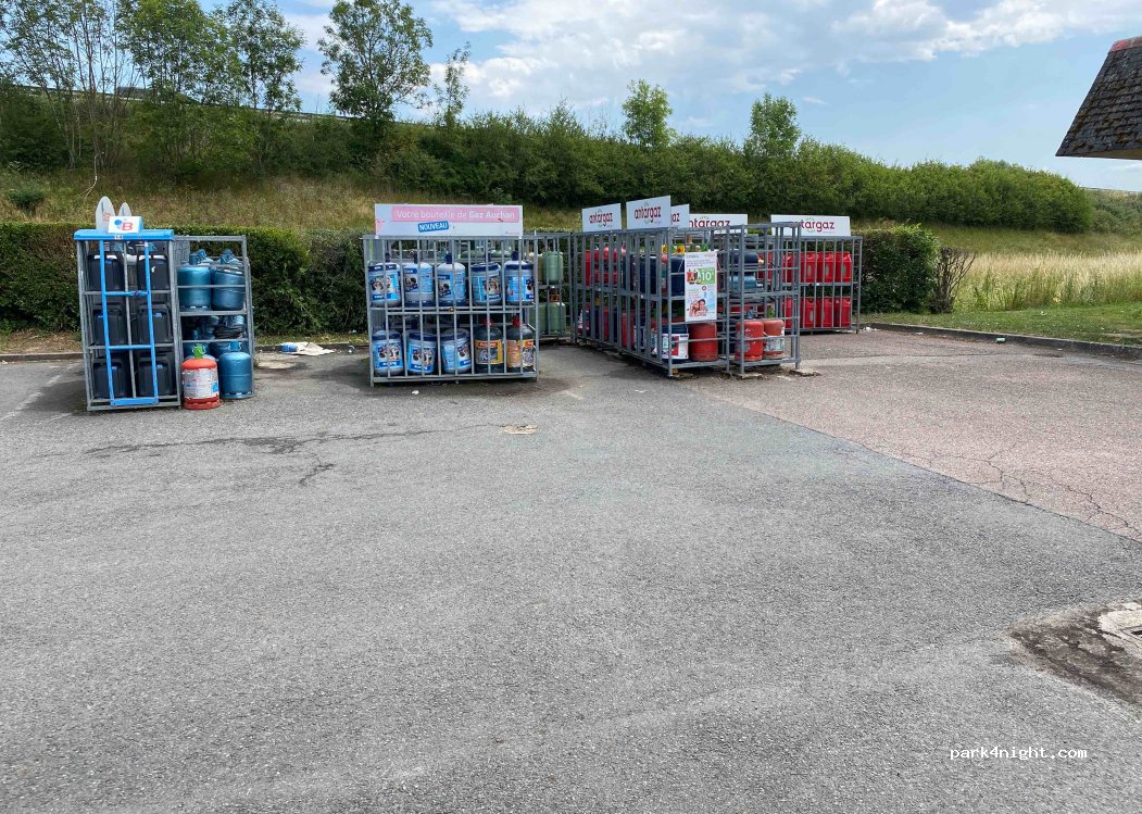 (58240) Saint-Pierre-le-Moûtier - 22 Avenue du 8 Mai — foto