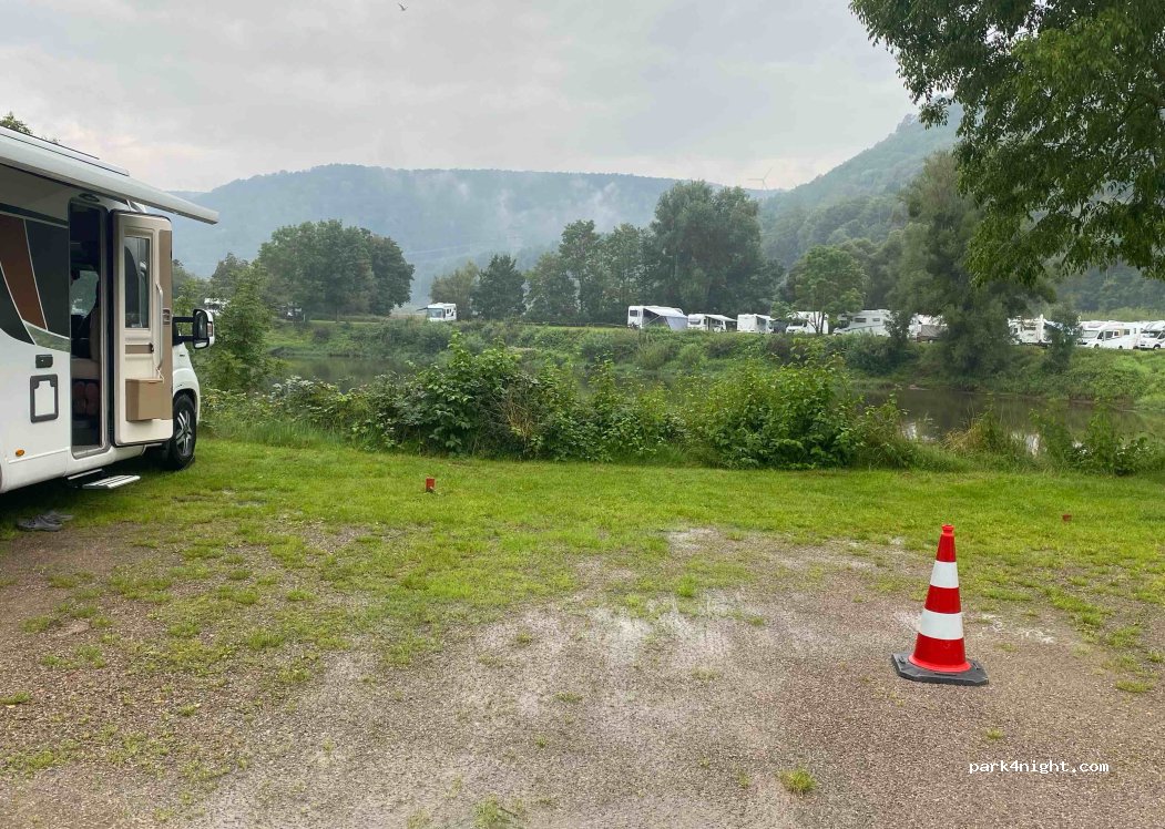 Wohnmobilstellplatz am Yachthafen in Lauenförde — foto 3