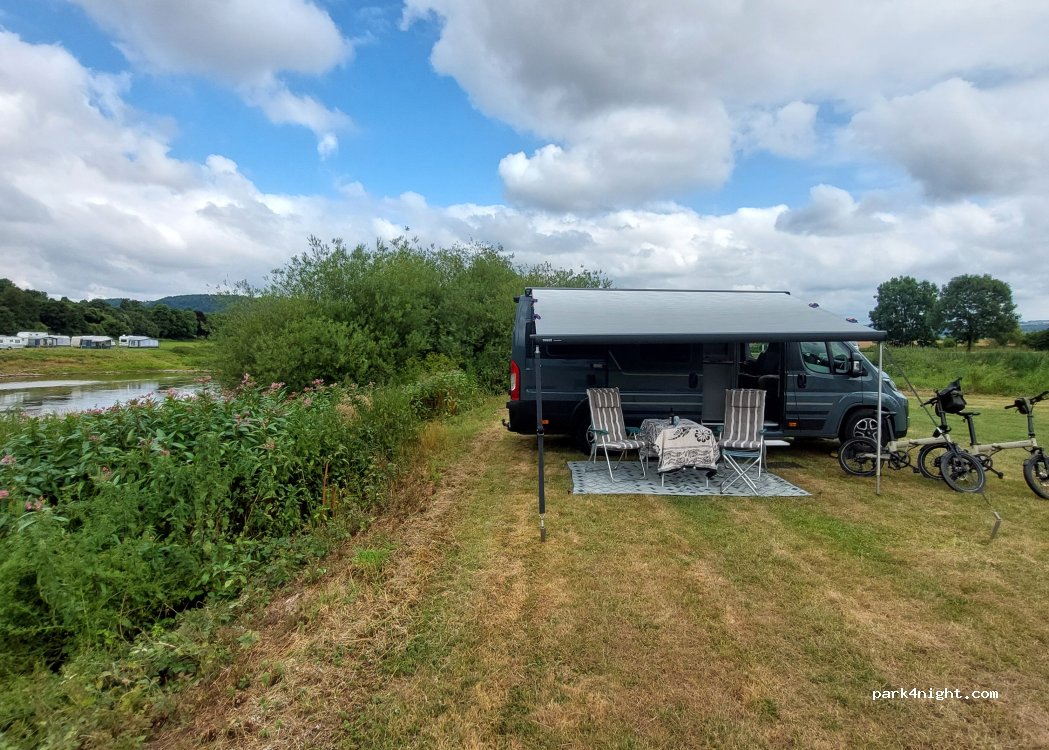 Wohnmobilstellplatz am Yachthafen in Lauenförde — foto 5