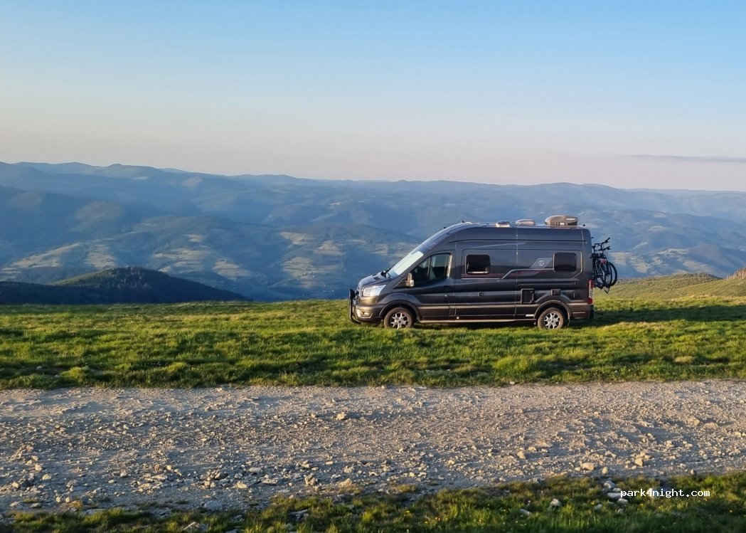 (517049) Galbena - Unnamed Road — foto