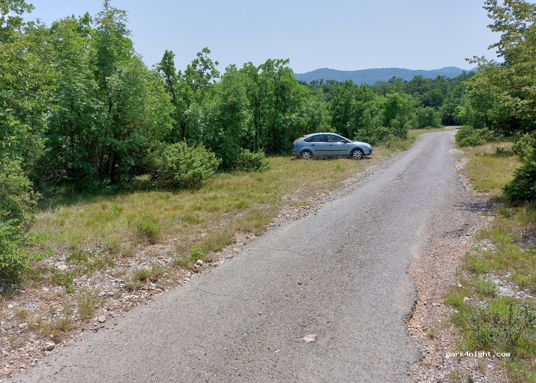 (51218) Podkilavac - Unnamed Road — foto