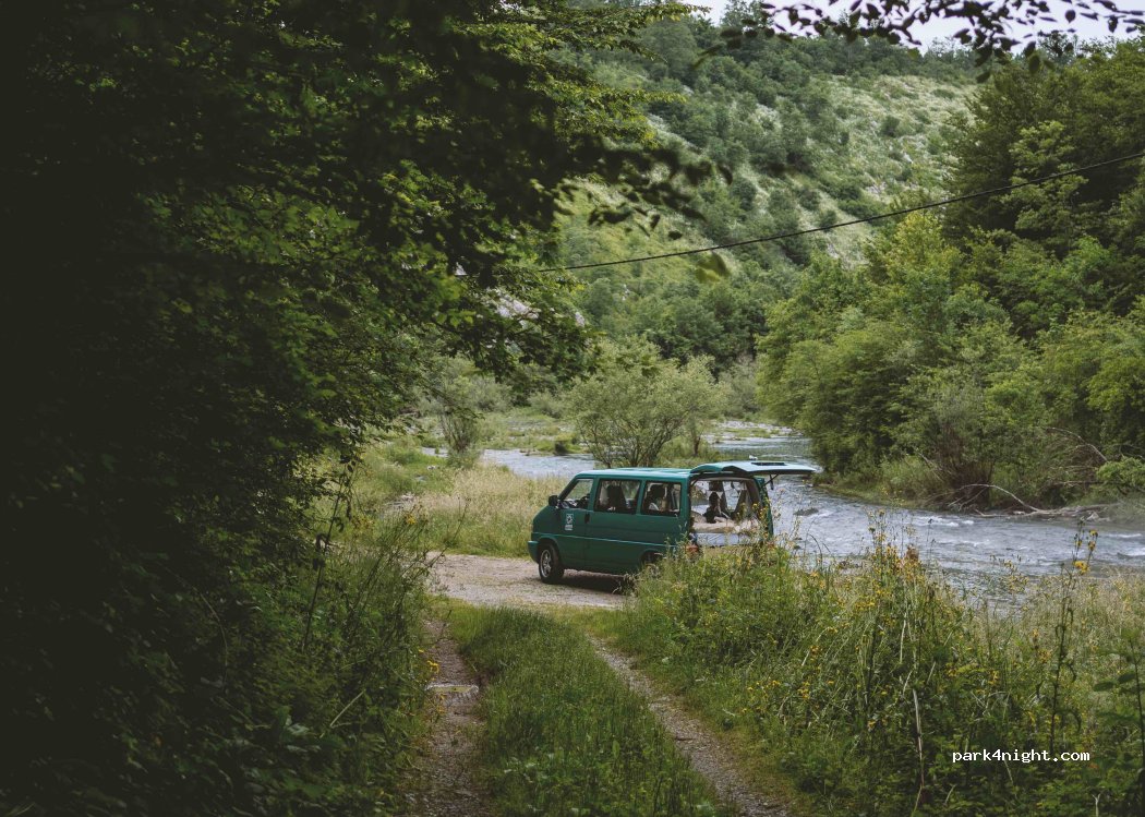 (47264) Kamenica Skradnička - Unnamed Road — foto 3
