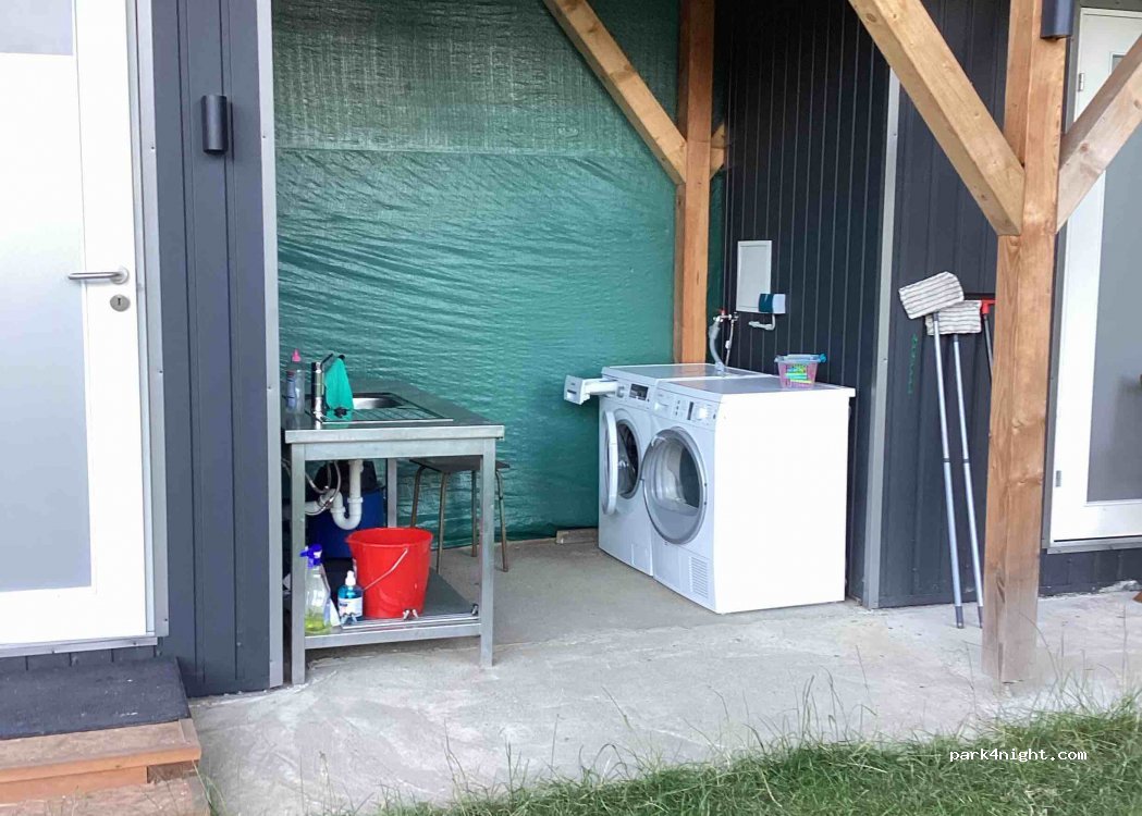 Stellplatz Wohnmobil und Ferienhaus — foto