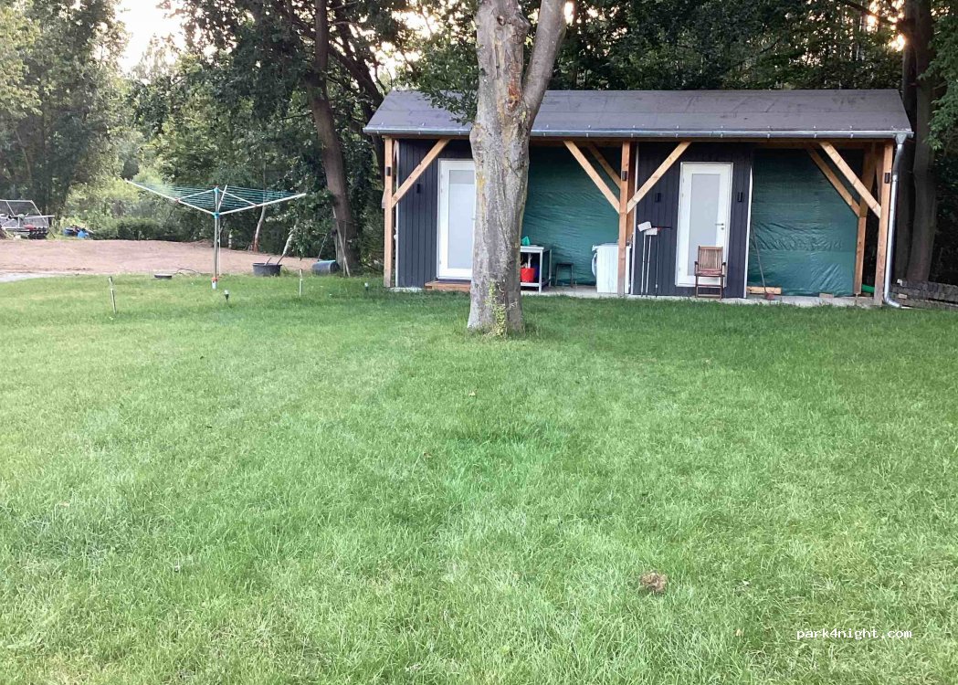 Stellplatz Wohnmobil und Ferienhaus — foto 2