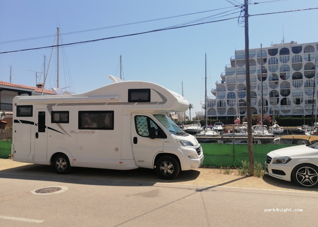 (17487) Empuriabrava - 28 Carrer Salins 4ª Línea — foto 2