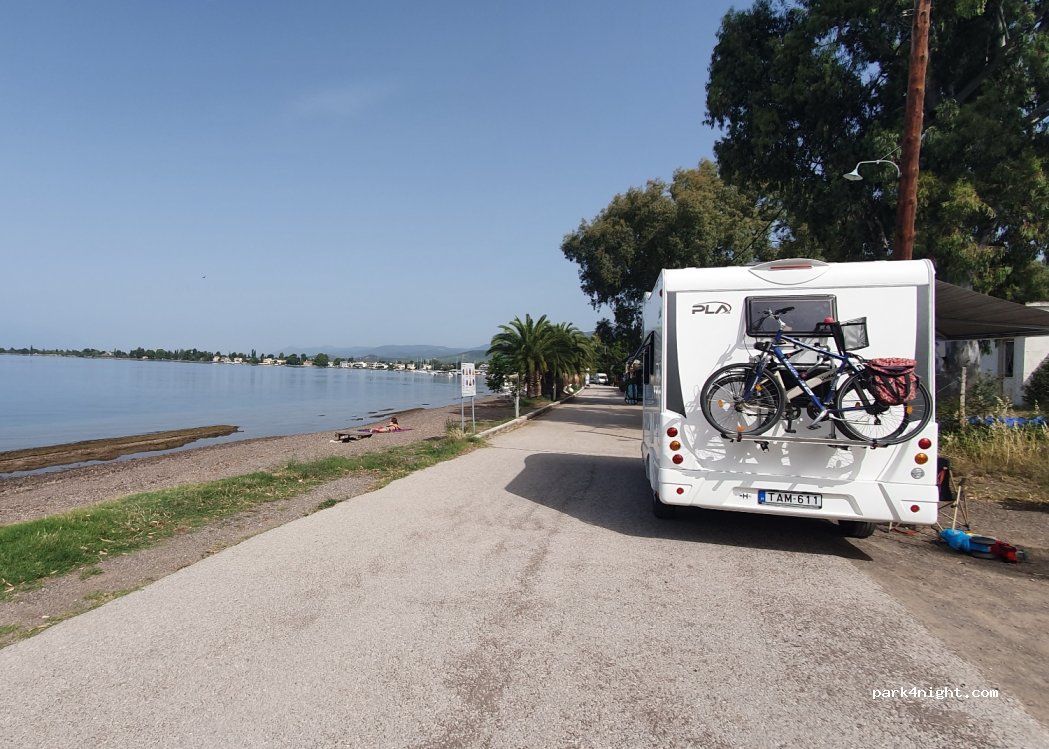 (353 00) Paralia Rachon - Unnamed Road — foto
